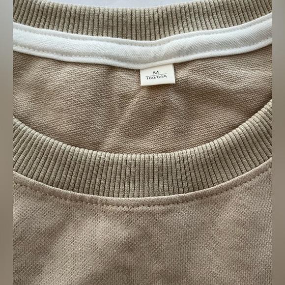Forever Chasing Sunsets Beige Women’s Crew Neck Sweater Size Medium New - Picture 5 of 5